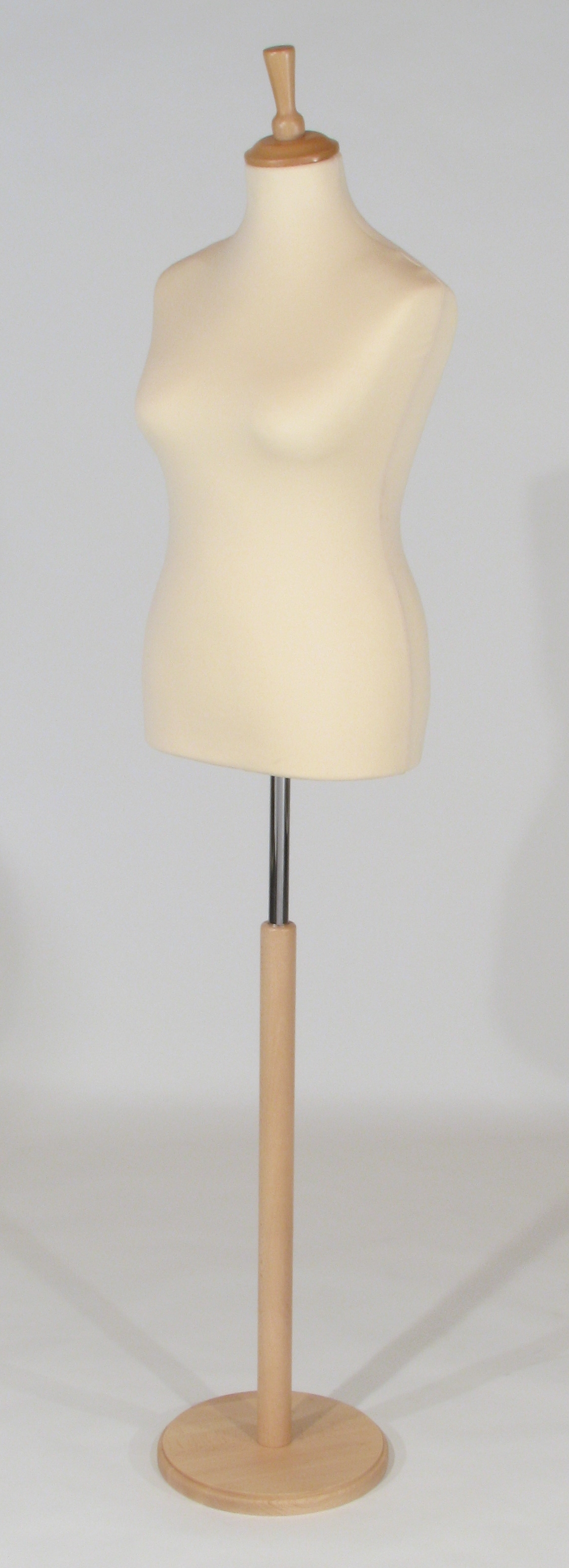 Damenbüste Übergröße (Größe 42/44) "Low Price" mit Rundfuß div. Farben
