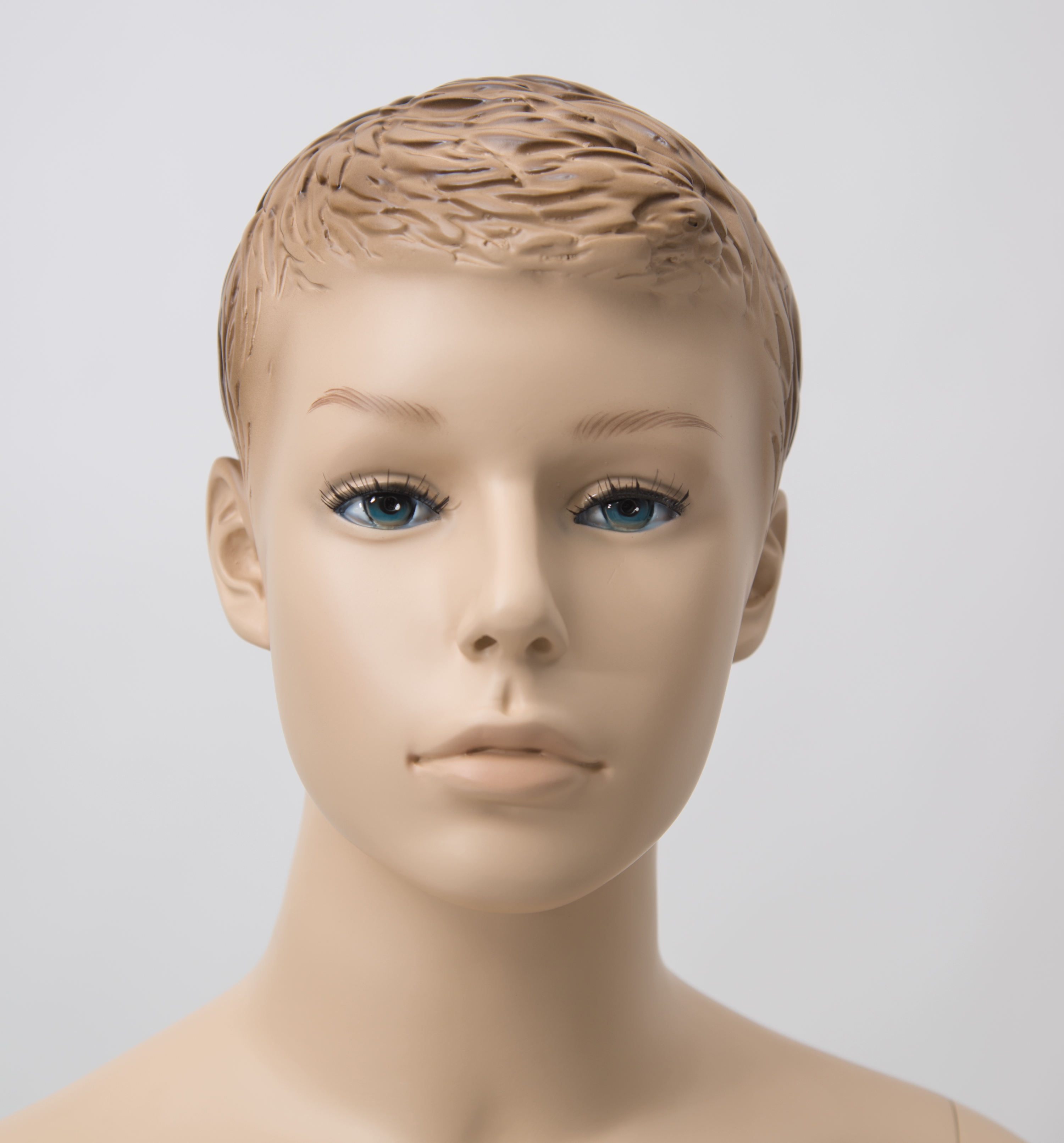 Schaufensterfigur EVO Kind, hautfarbe, mit modelliertem Haar, aus Fiberglas, inkl. Glas-Standplatte 